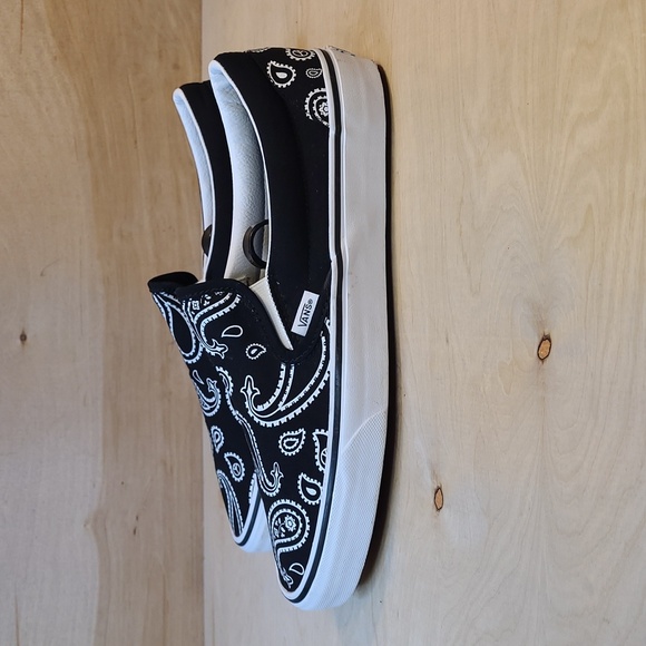 Vans Classic Slip-On Peace Paisley Black Sneakers - Picture 5 of 10